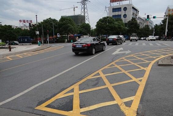 ��ɫ��������